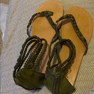 Cute sandals! Worn 1 time!